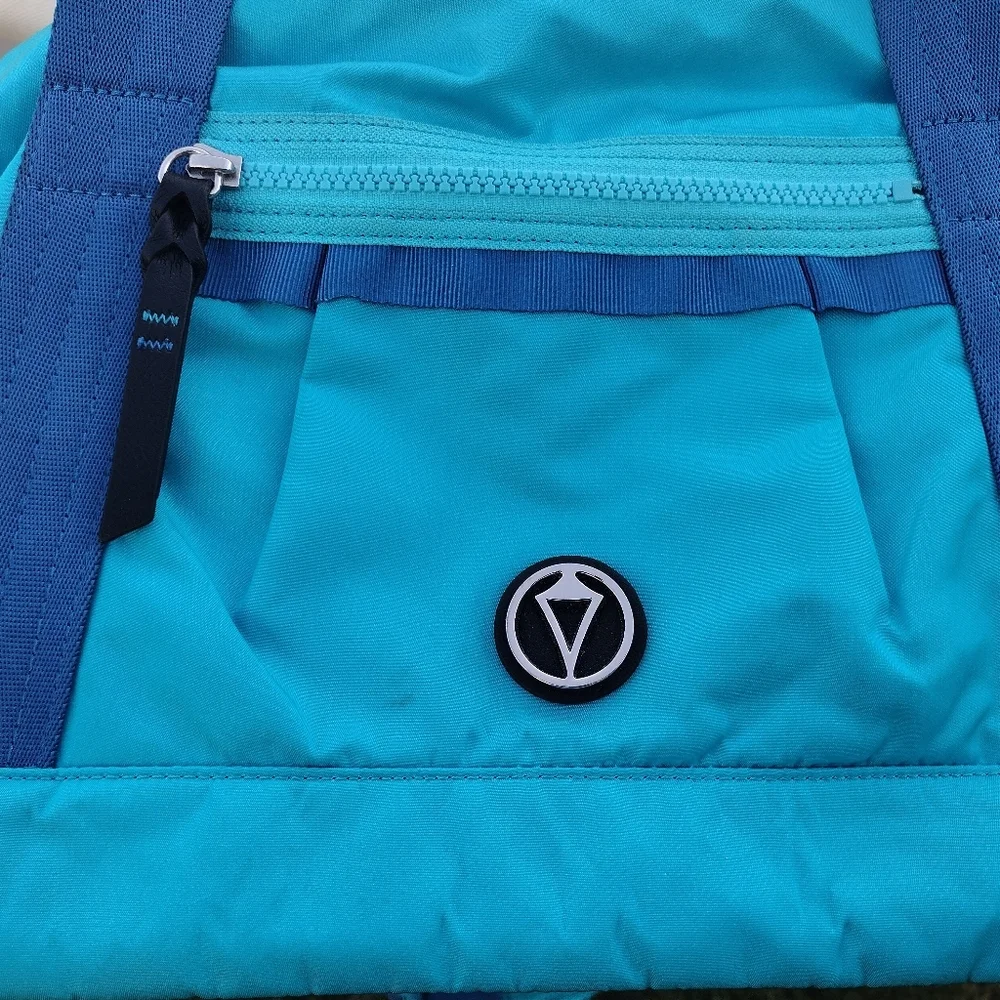 Discontinued Ivivva Lululemon Duffel/ Gym Bag Blue - Picture 2 of 11